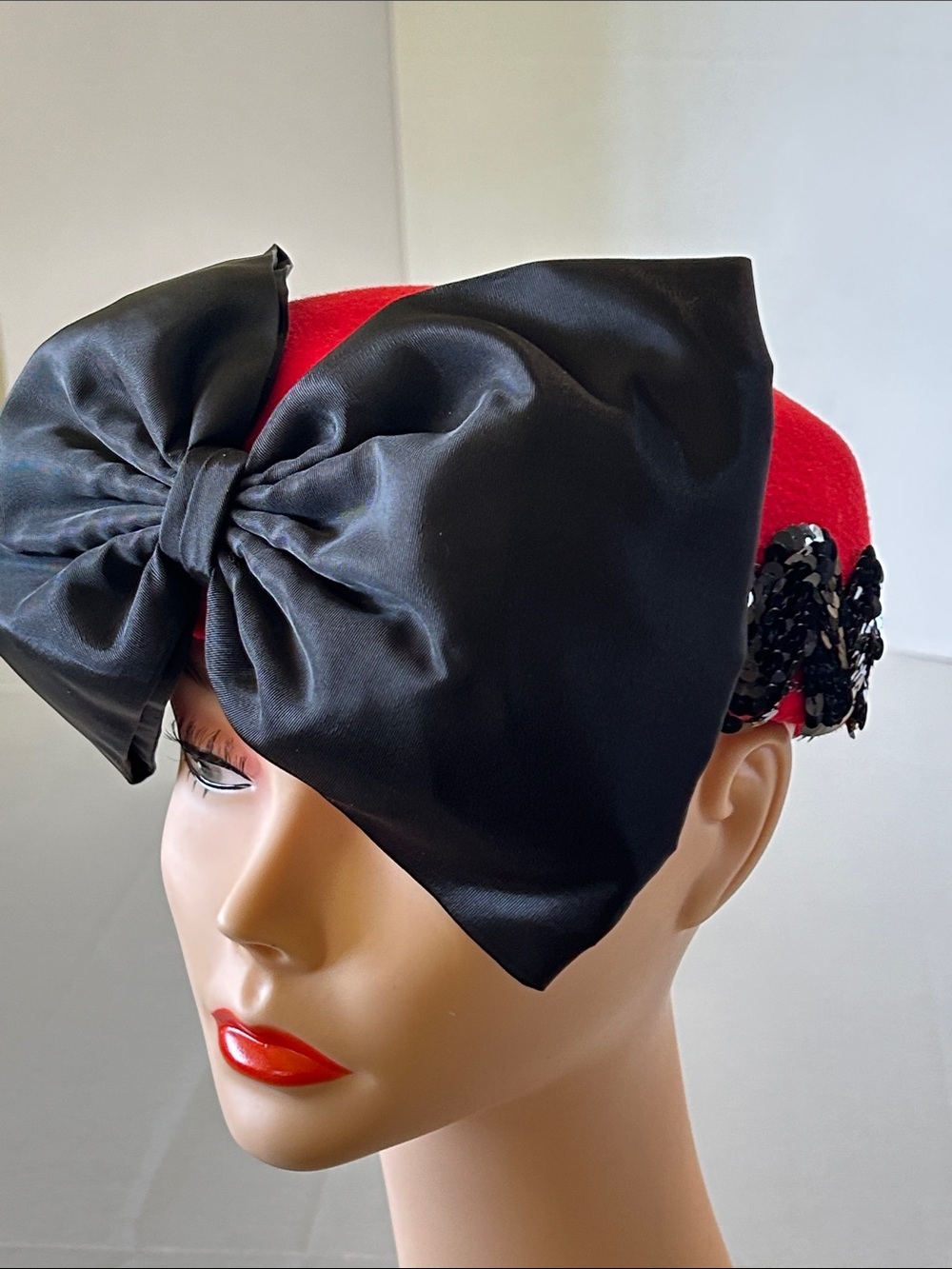 MICHAEL HOWARD GEORGI WOOL VINTAGE MADE IN USA PILL BOX HAT